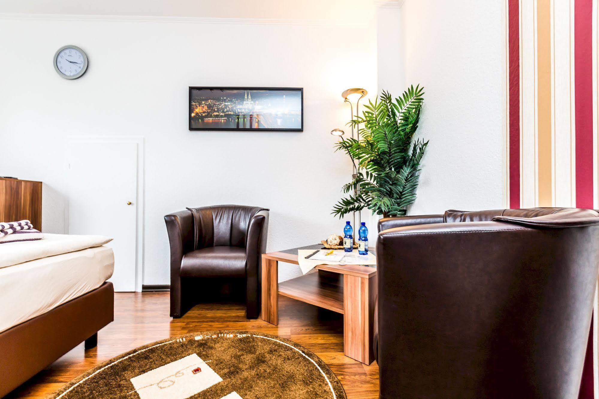 Hotel Schuetze Superior Hürth Dış mekan fotoğraf